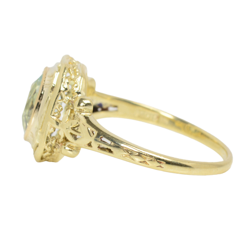 
                      
                        Vintage Oval Aquamarine Yellow Gold Filigree Ring
                      
                    