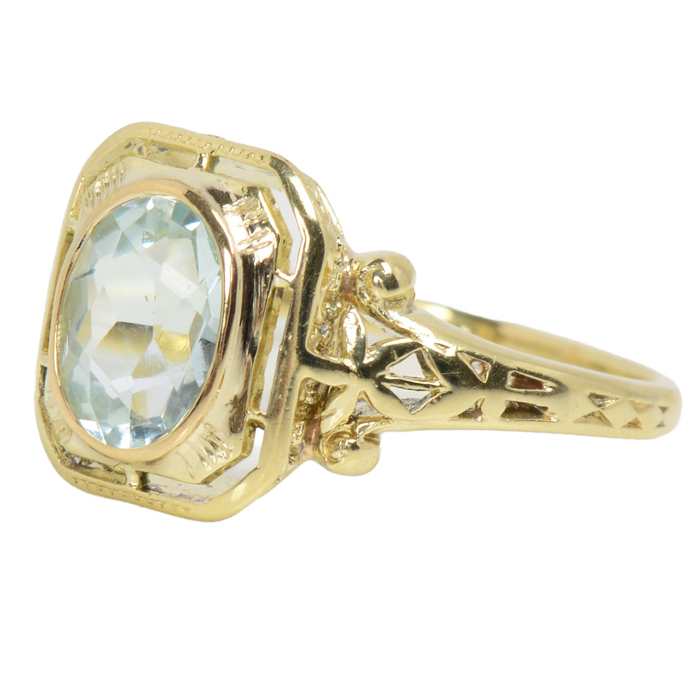 
                      
                        Vintage Oval Aquamarine Yellow Gold Filigree Ring
                      
                    