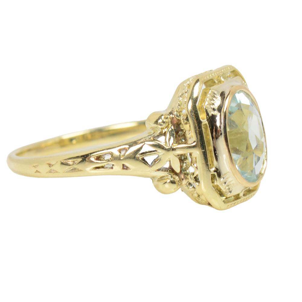 
                      
                        Vintage Oval Aquamarine Yellow Gold Filigree Ring
                      
                    