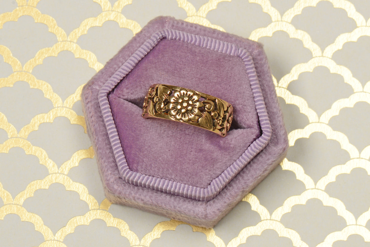 Antique Sunflower Floral Gold Wedding Band