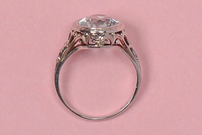 Vintage Filigree White Gold Aquamarine Ring