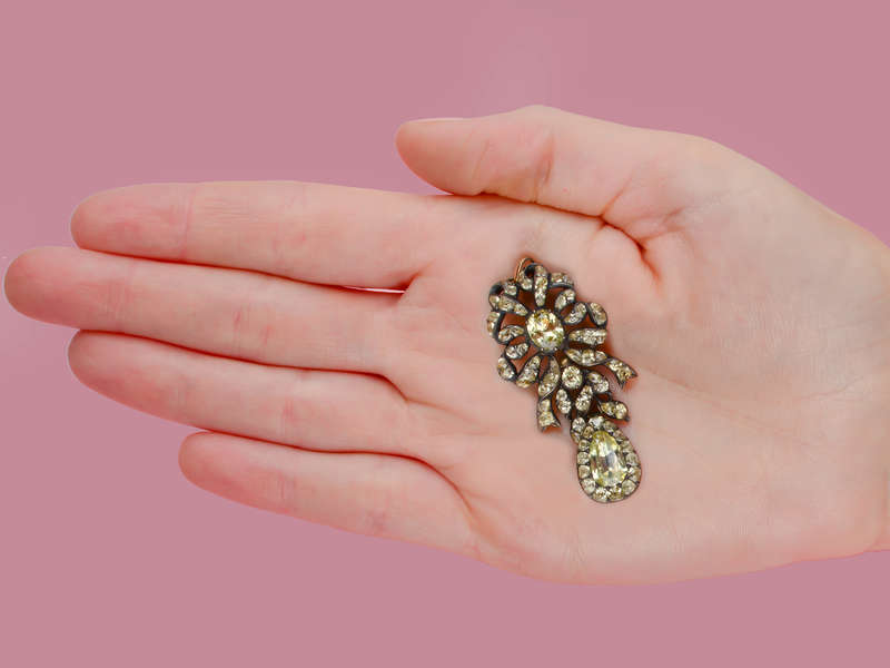 18th Century Fine Chrysoberyl Pendant