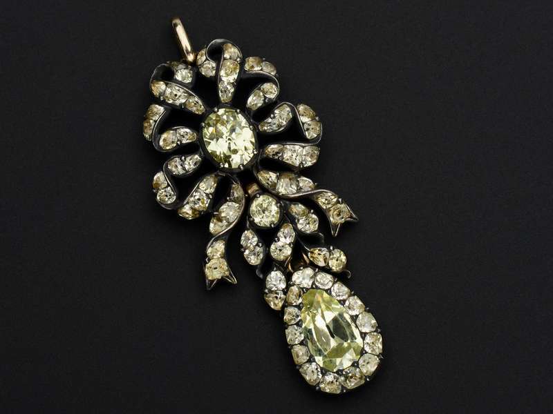 18th Century Fine Chrysoberyl Pendant