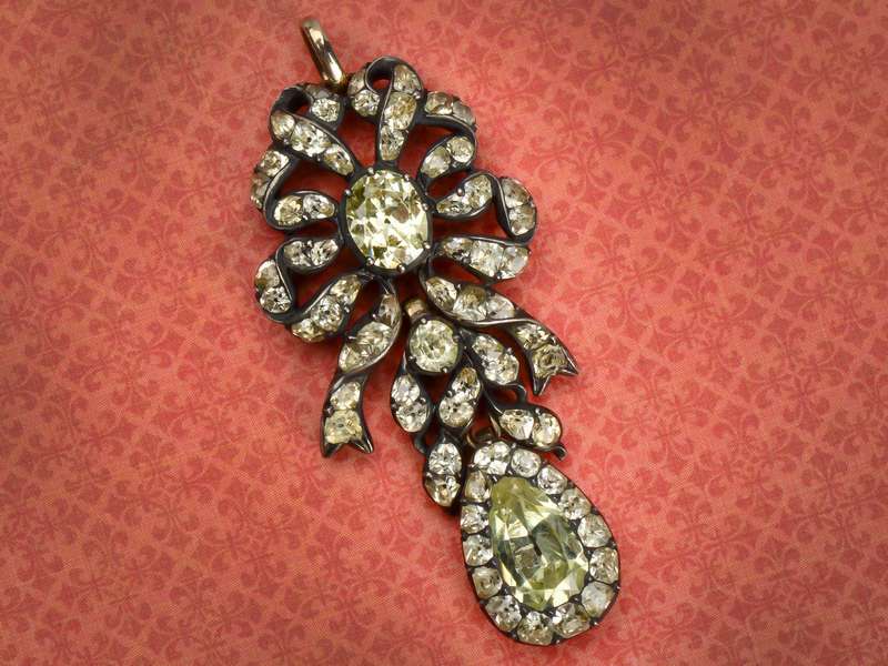 18th Century Fine Chrysoberyl Pendant