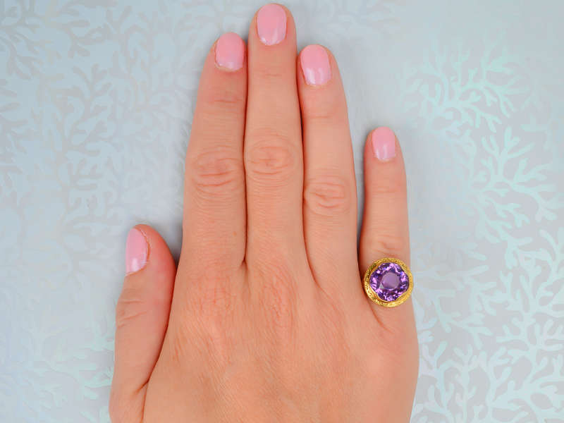 Curves & Geometrics - Antique Amethyst Gold Ring