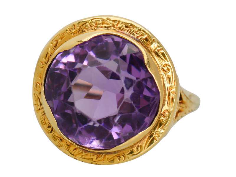 Curves & Geometrics - Antique Amethyst Gold Ring