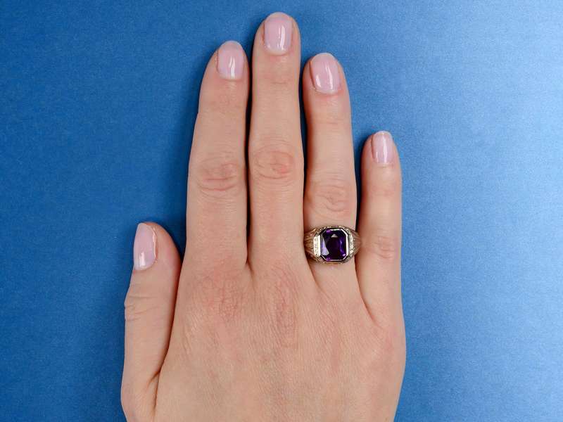 Deco Amethyst White Gold Ring
