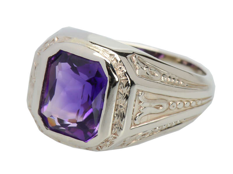 Deco Amethyst White Gold Ring