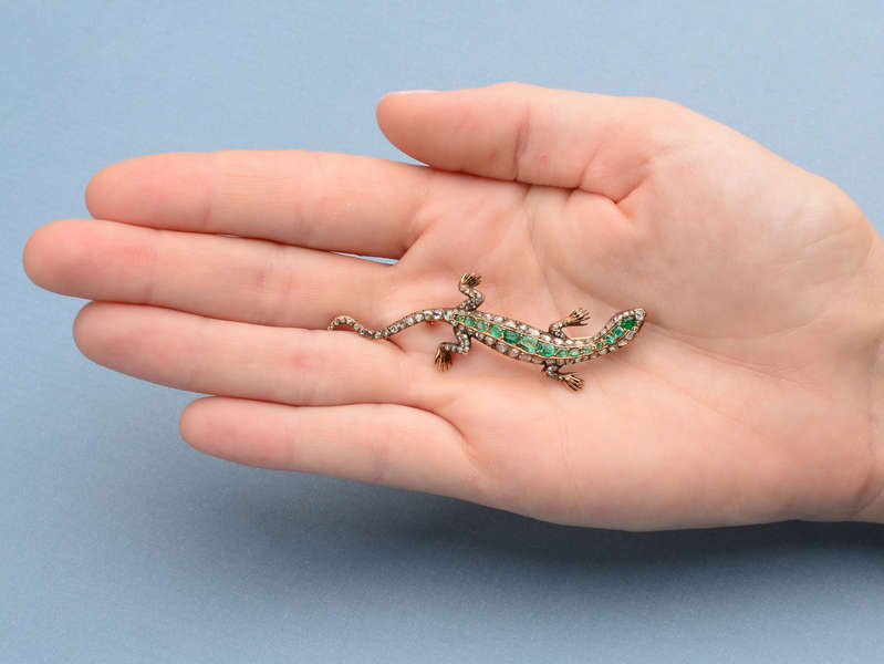 Diamond Lizard Antique Emerald Diamond Lizard Brooch – The Three Graces