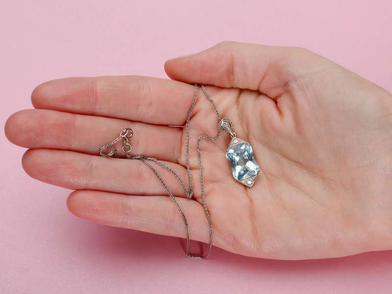 Faceted Beauty- Aquamarine Pendant & Chain