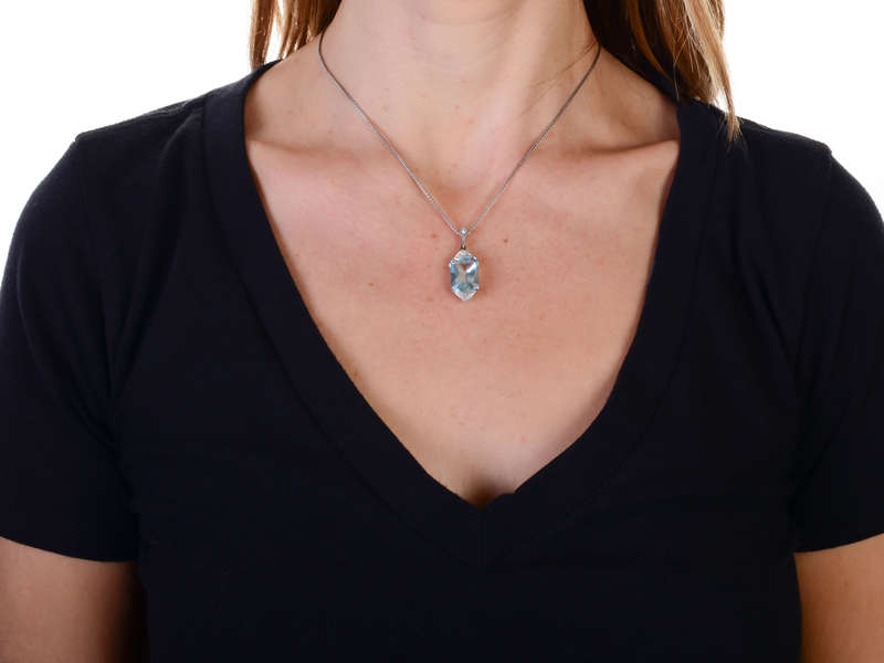 Faceted Beauty- Aquamarine Pendant & Chain