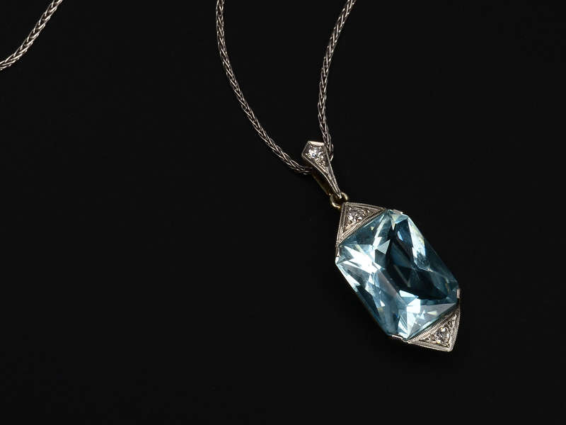 Faceted Beauty- Aquamarine Pendant & Chain