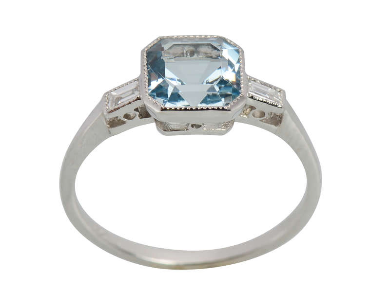 Sleek Aquamarine Diamond Alternate Engagement Ring