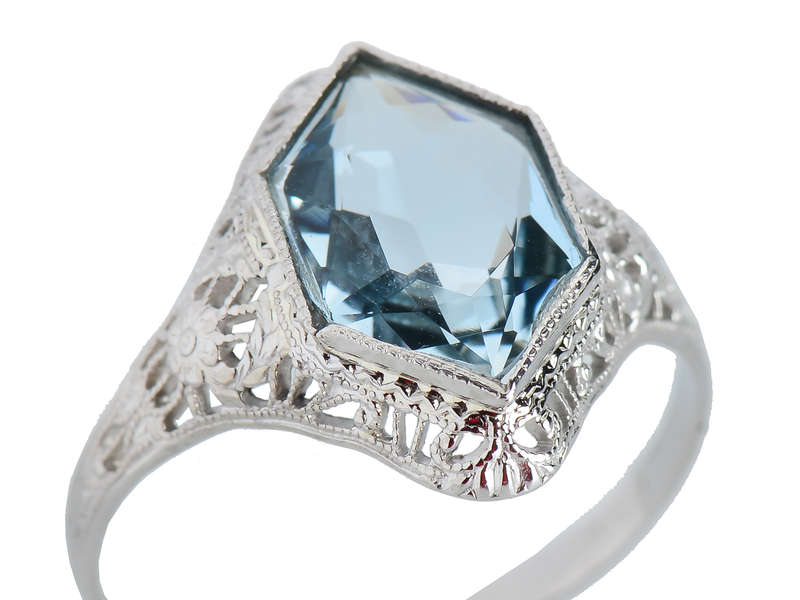 Serene Aquamarine Vintage Filigree Ring