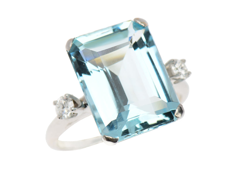 
                      
                        Hollywood Aquamarine Diamond Ring
                      
                    