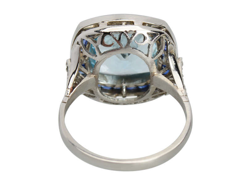 
                      
                        Zenith - Aquamarine Sapphire Platinum Ring
                      
                    