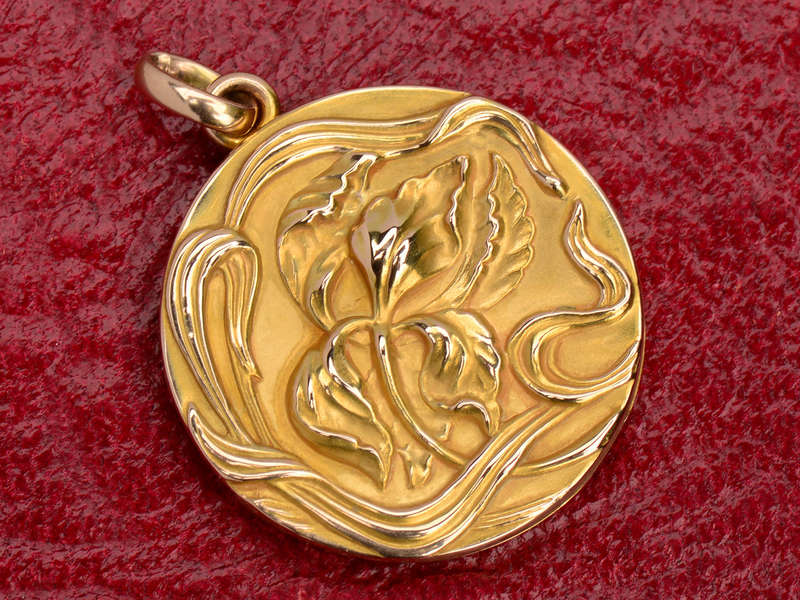 Art Nouveau Iris Flower Locket in Gold