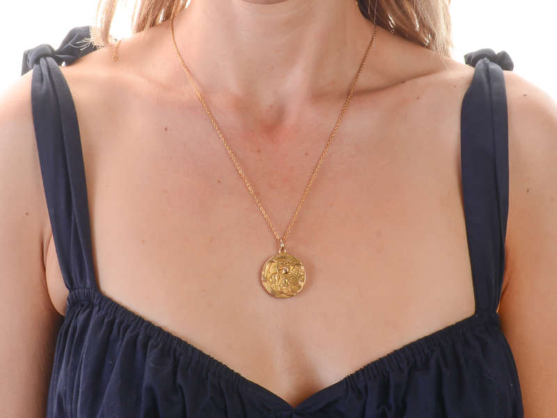 Art Nouveau Iris Flower Locket in Gold