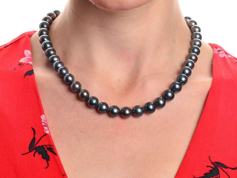 Vintage Black Cultured Pearl Necklace
