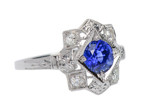 Vintage Style Sapphire Engagement Ring Extraordinaire