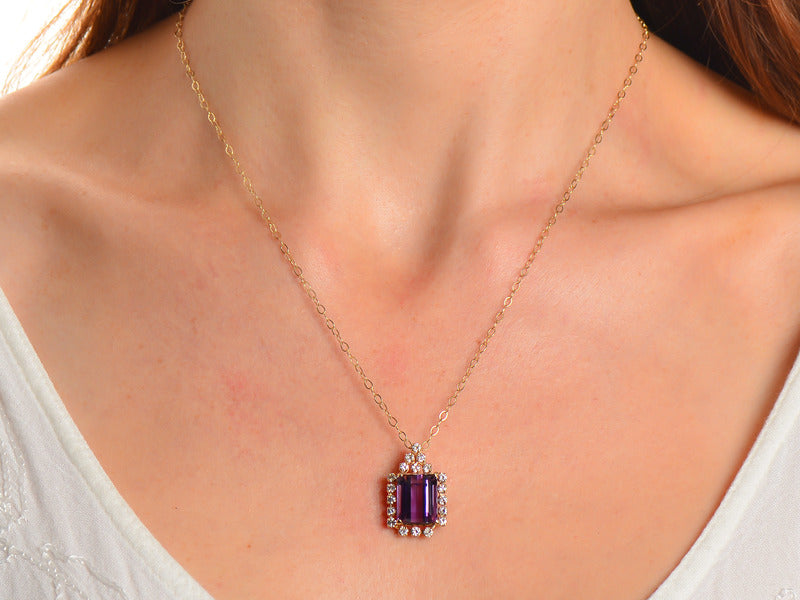 
                      
                        Who Can Resist: Vintage Amethyst Pendant
                      
                    