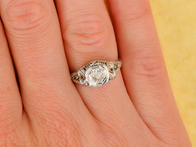 Thoroughly Engaging Diamond Filigree Ring