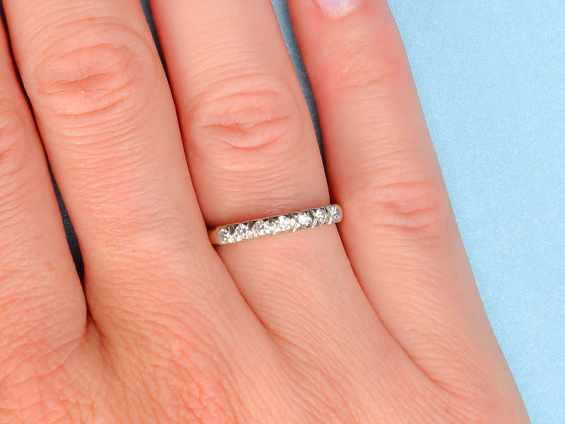 Seven Diamond Vintage Wedding Ring