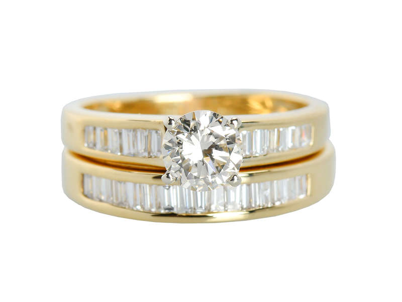 Vintage Diamond Wedding Set in Gold
