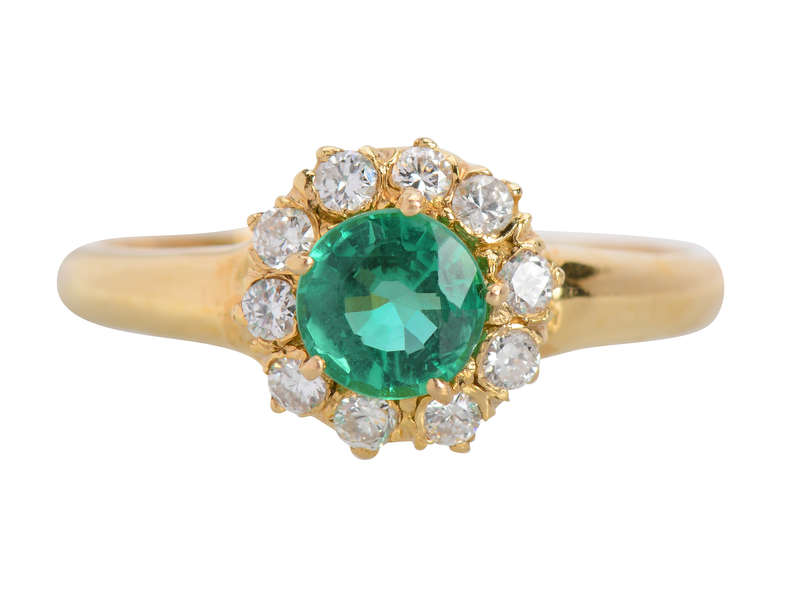Emerald Diamond Halo Ring in 18k Gold