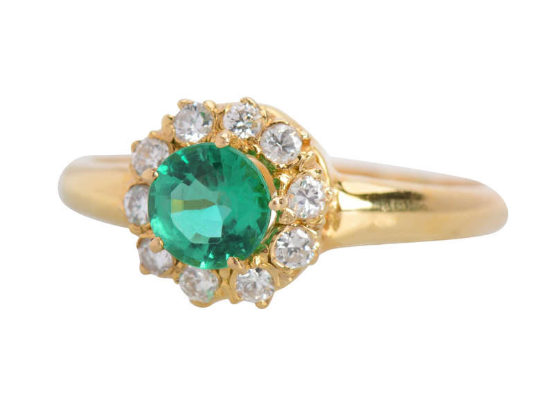 Emerald Diamond Halo Ring in 18k Gold