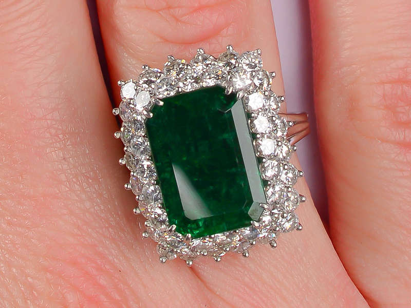 Emerald Vision - Diamond Cluster Ring