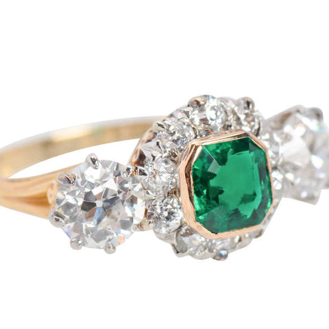 Fascinante - Colombian Emerald Diamond Ring