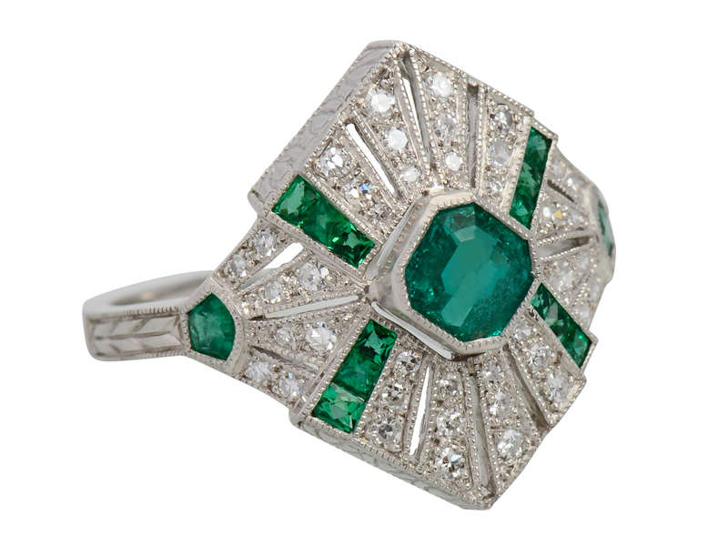 Dynamism - Emerald Diamond Platinum Ring