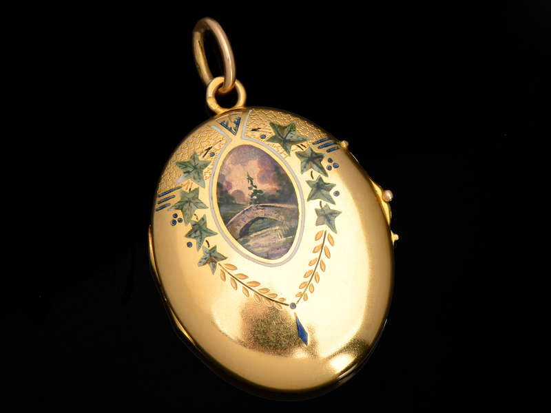Exquisite Swiss Enamel 18k Gold Locket