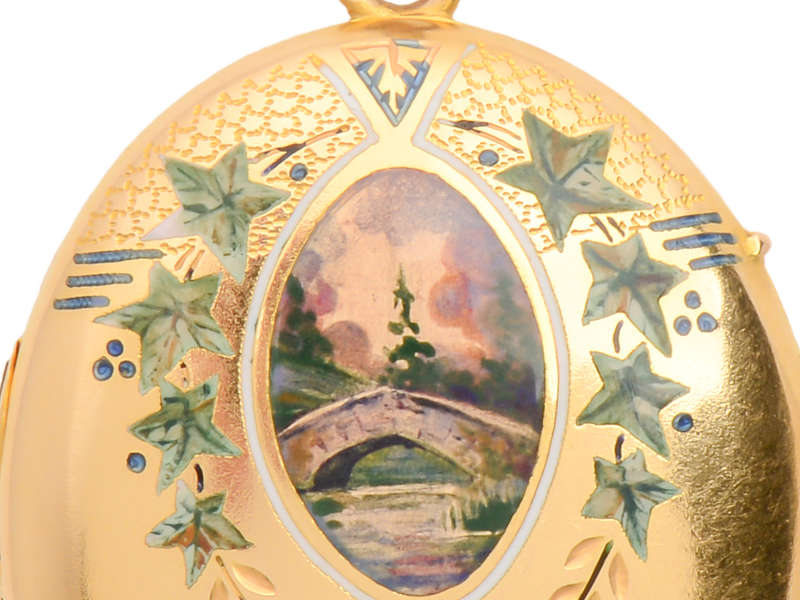 Exquisite Swiss Enamel 18k Gold Locket