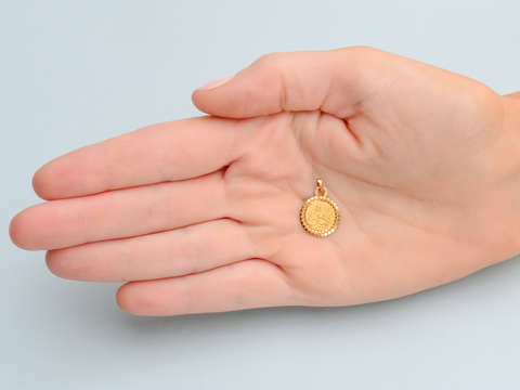 French Libra Zodiac Sign Charm in 18k