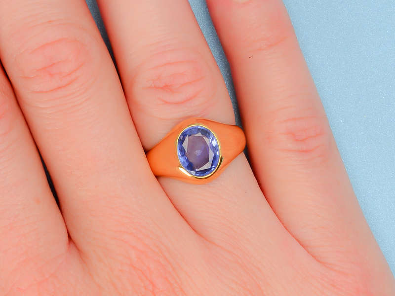 French Natural No Heat Sapphire Gold Ring