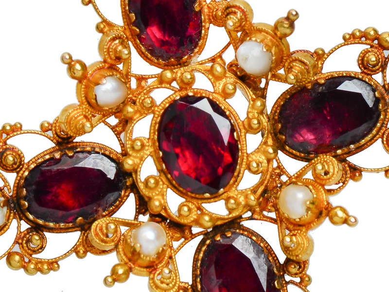 
                      
                        Georgian Garnet Pearl Gold Pendant
                      
                    