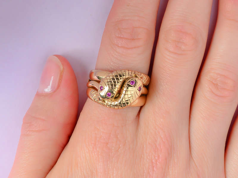 Weighty Double Snake Gold & Ruby Vintage Ring