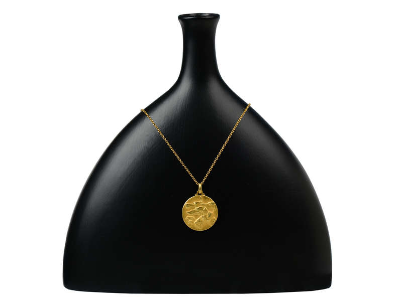 Realism - Italian Gold Five Dog Vintage Pendant