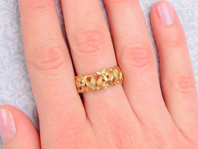 J. R. Wood Floral Wedding Band of 14k