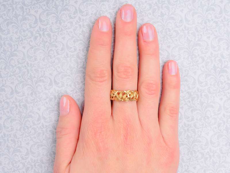 J. R. Wood Floral Wedding Band of 14k