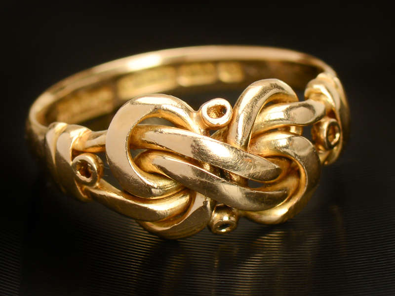 Knot Ring of 18k Gold From 1898