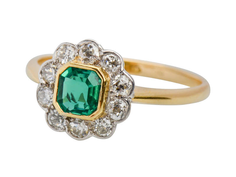 Art Deco Emerald Scalloped Edged Diamond Ring