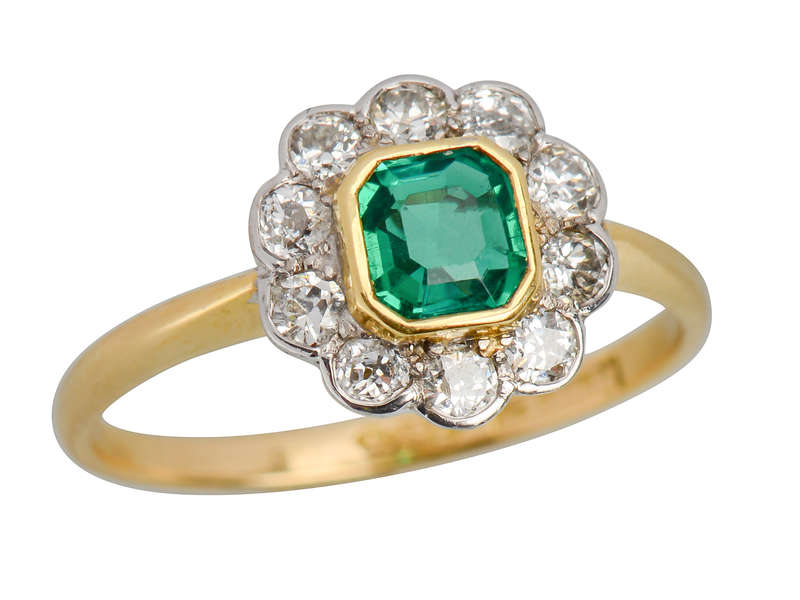 Art Deco Emerald Scalloped Edged Diamond Ring