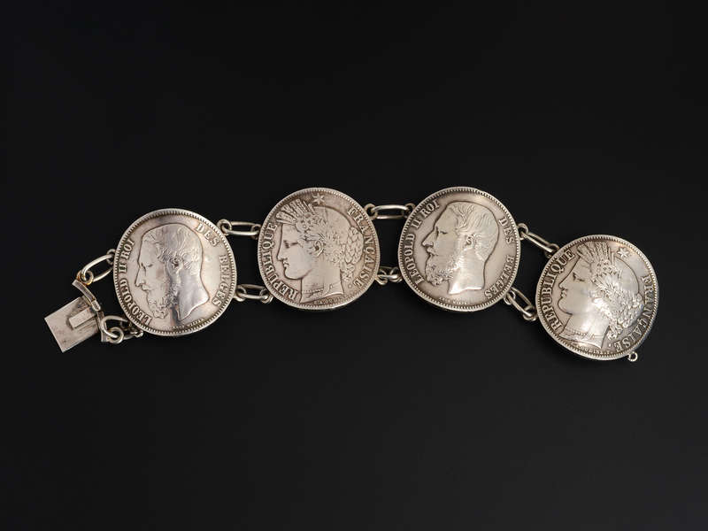 Serious Chic - Weighty Huge Coin Bracelet