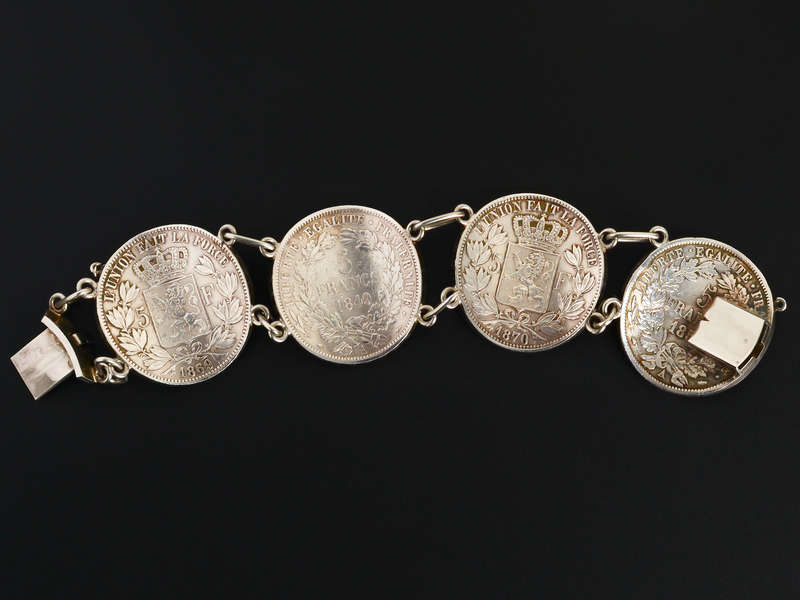 Serious Chic - Weighty Huge Coin Bracelet