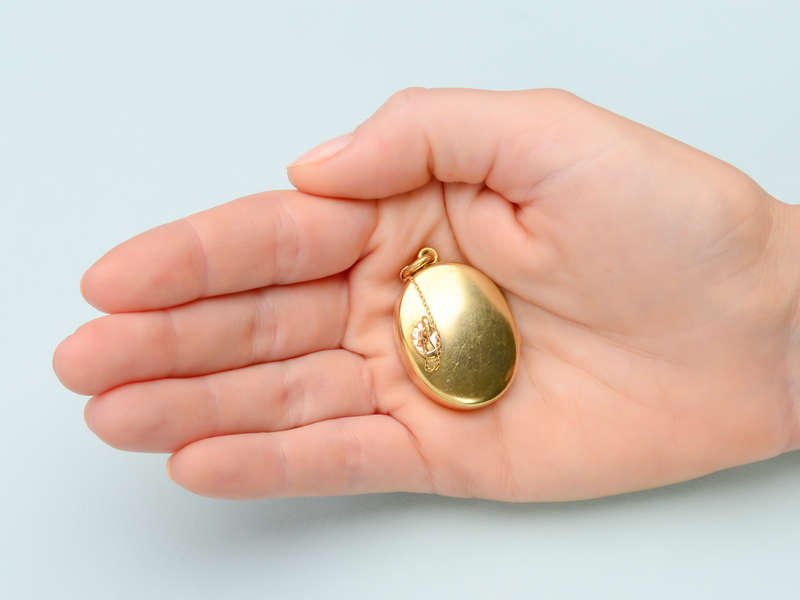 Rare 18k Gold Locket & Working Key