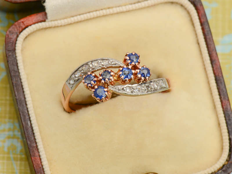 Moi et Toi Sapphire Diamond Flower Ring