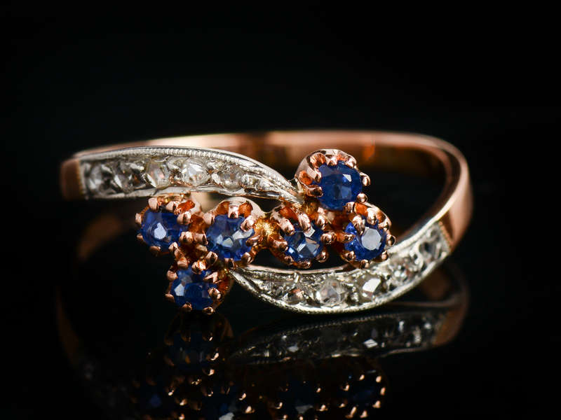Moi et Toi Sapphire Diamond Flower Ring